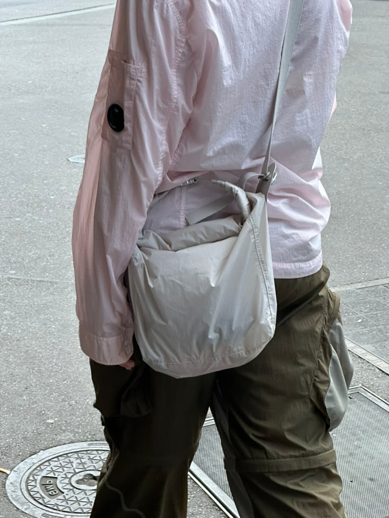 <span class='tracking-parsel'>U - EWT - S</span> <br/>Liner with Strap